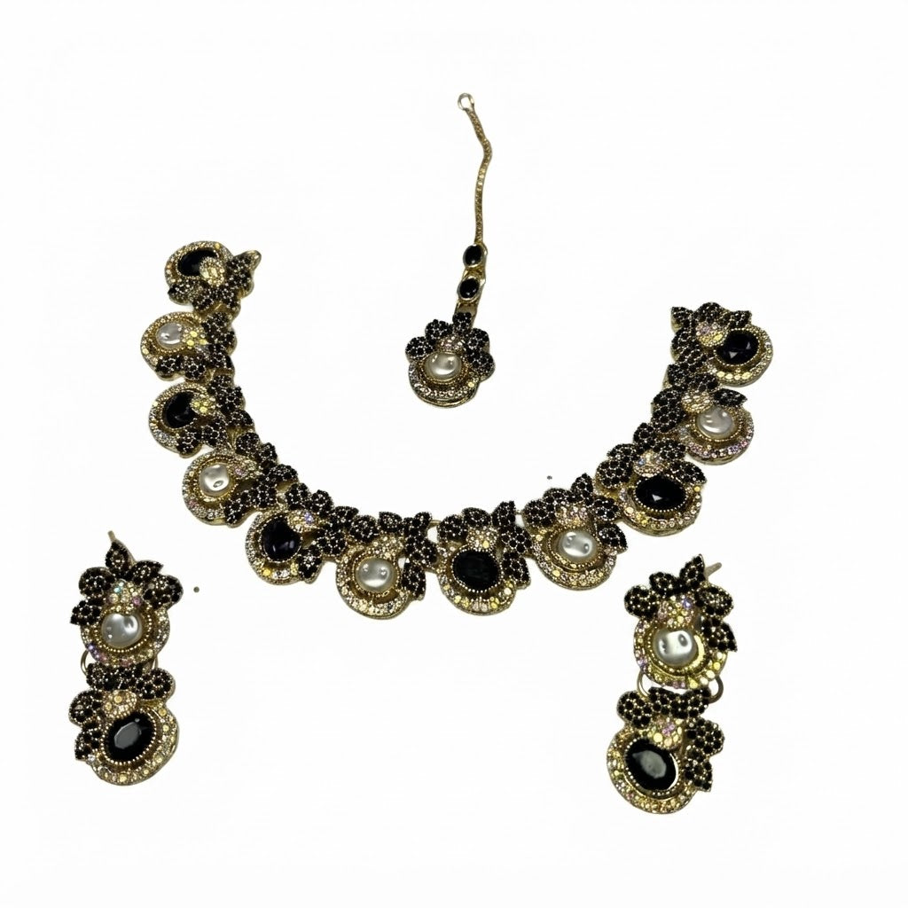Silver Crystal Pearl Bridal Jewellery Set – Necklace, Earrings & Maang Tikka