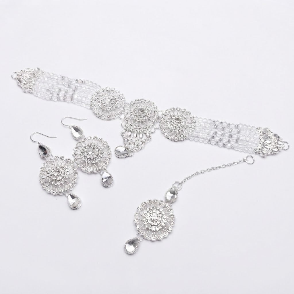 Sunburst Medallion Beaded Bridal Jewellery Set – Necklace, Earrings & Maang Tikka