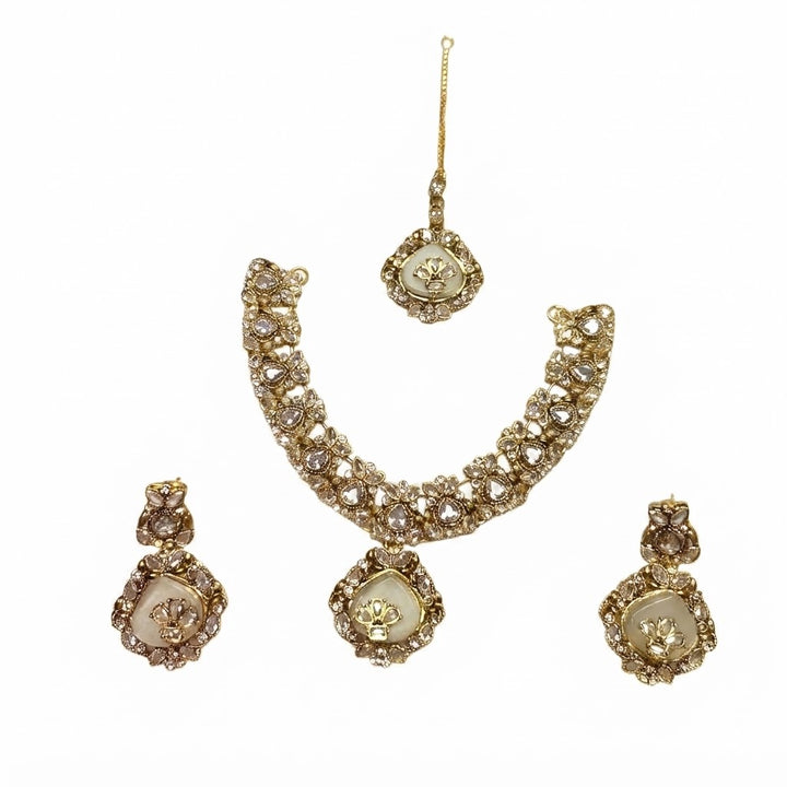 Lotus Kundan Floral Bridal Choker Jewellery Set – Necklace, Earrings & Maang Tikka